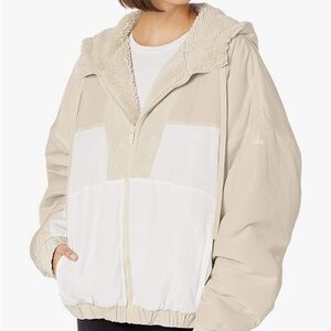 ALO Yoga Women's Cream and White Puffer Jacket